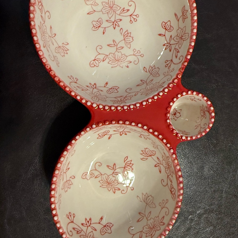 Temp-Tations Red and White Crudite bowl set.